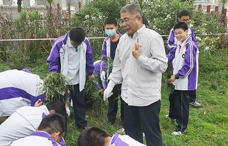 甘做家乡教育的守望者——记安徽省六安市霍邱县第一中学校长杨明生